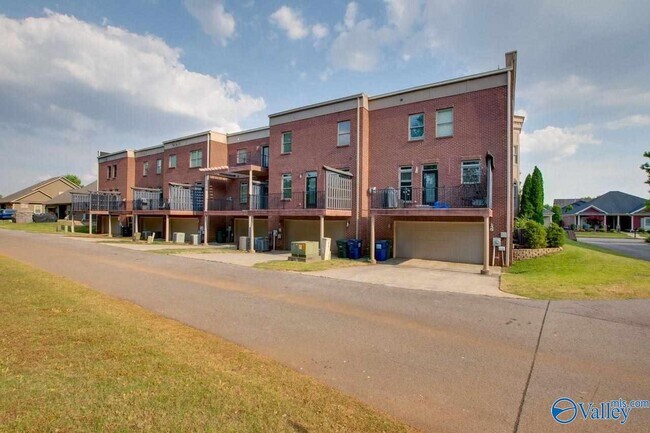 Building Photo - 6421 Lincoln Park Pl NW