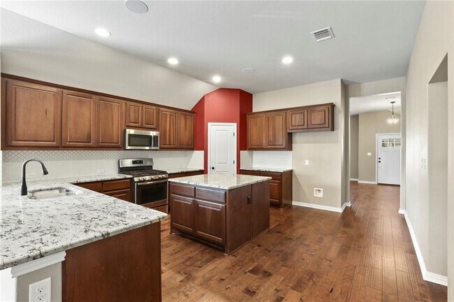 Building Photo - 2913 Consuelo Wy
