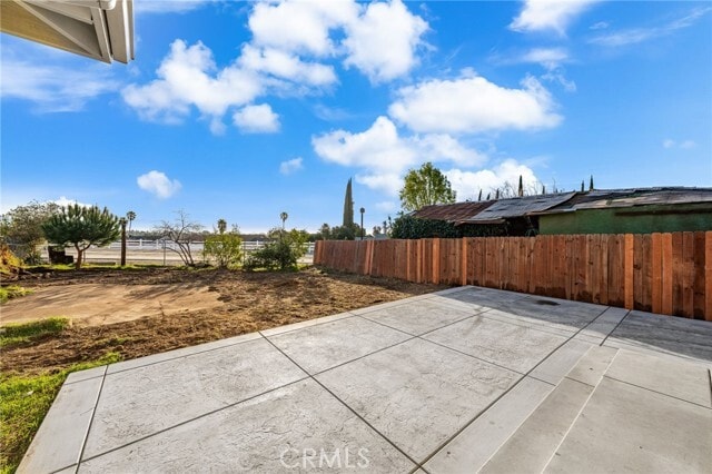 Building Photo - 7785 Vineyard Ave