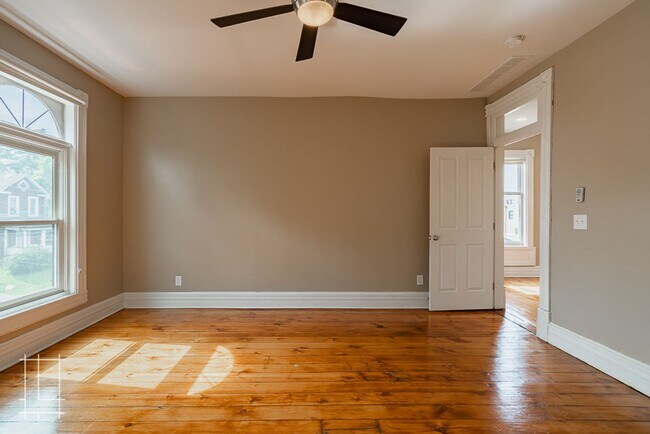 Building Photo - 1173-1175 Say Ave