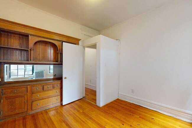 Floorplan - 5401-5403 S. Woodlawn Avenue