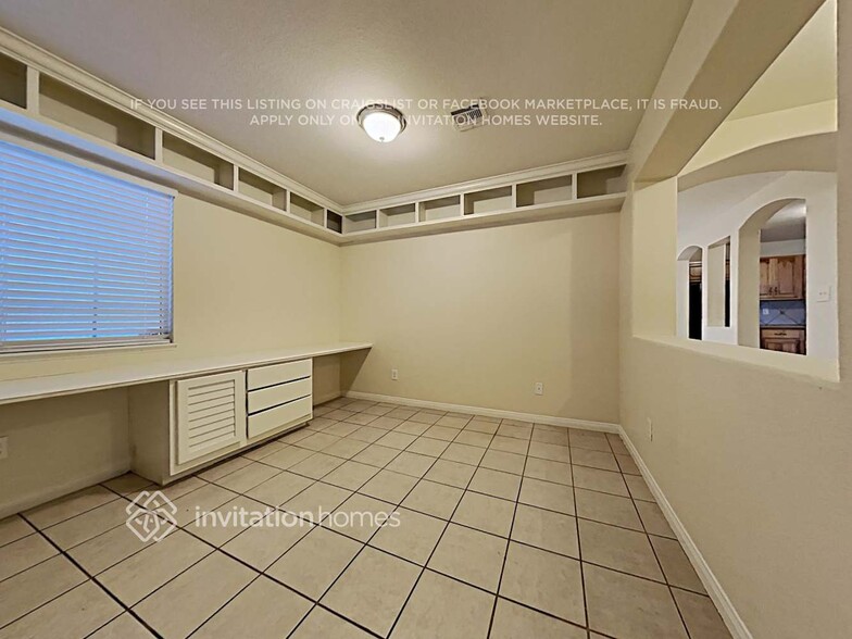 Building Photo - 7720 Fall Cliff Rd