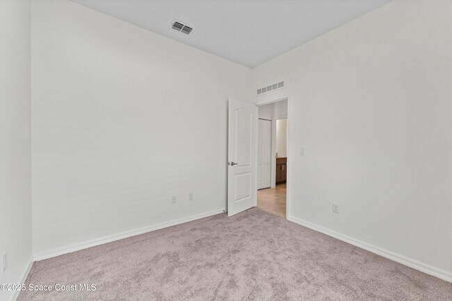 Building Photo - 1037 Canfield Cir