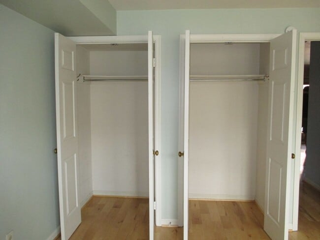 Building Photo - Bright and Cozy Two Bedroom Condo, One Blo...