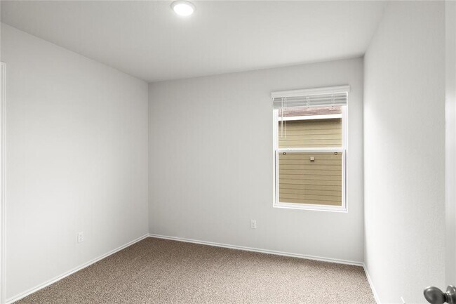 Building Photo - 131 Kendall Ln