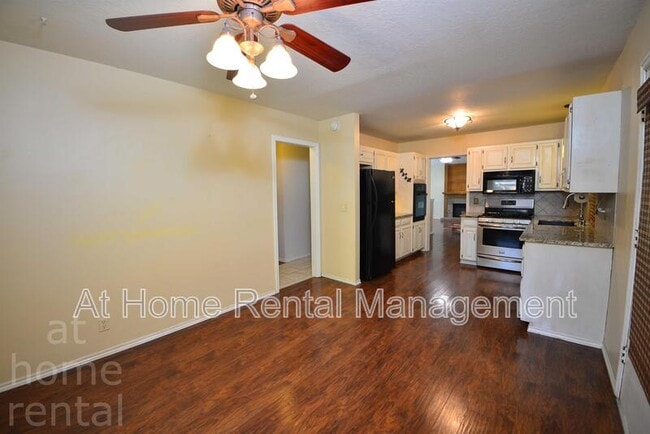Building Photo - 8316 S Pittsburg Ave