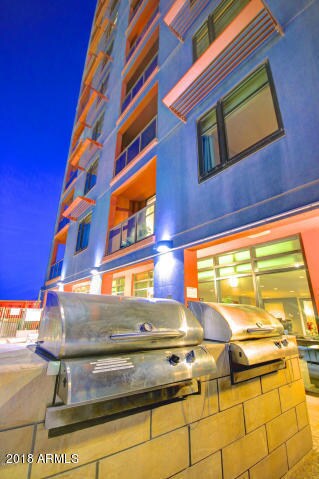 Building Photo - 310 S 4th St