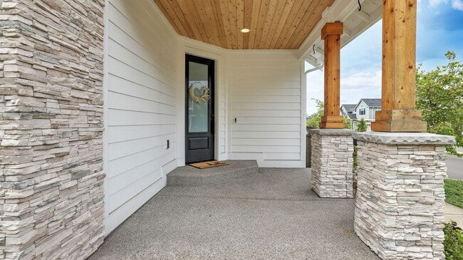 Building Photo - Stunning Modern Build Ten Trails!