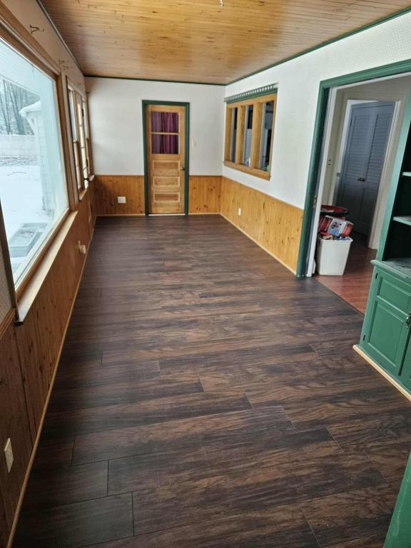 Building Photo - 503 Rosa Ave