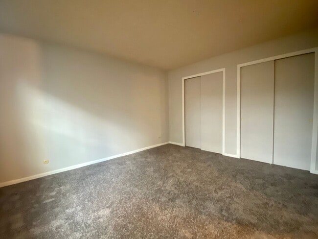 Building Photo - 1 Bedroom/ 1 Bath with Easy access to I-25...