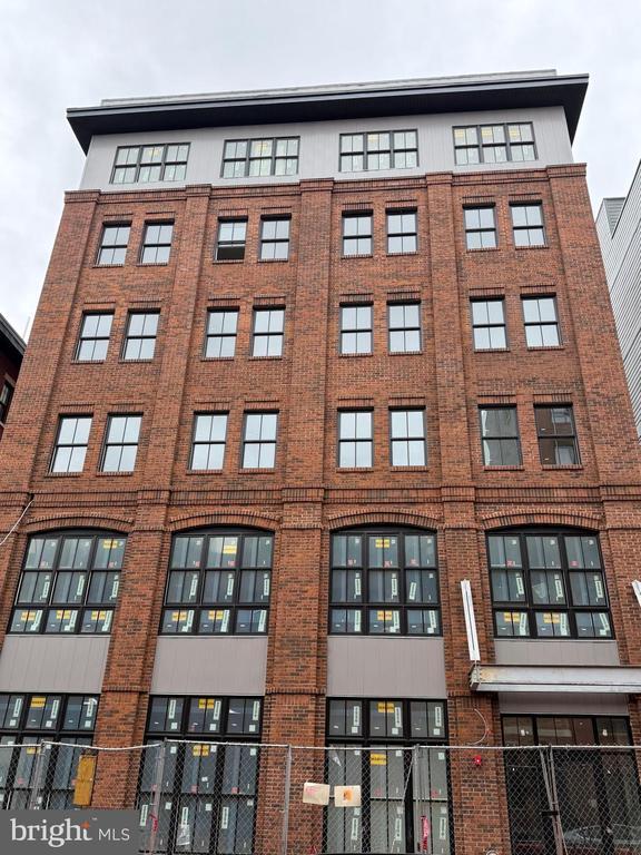 Building Photo - 208 Vine St