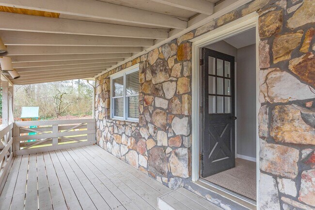Building Photo - 4 Bedroom Rental in East Brainerd!