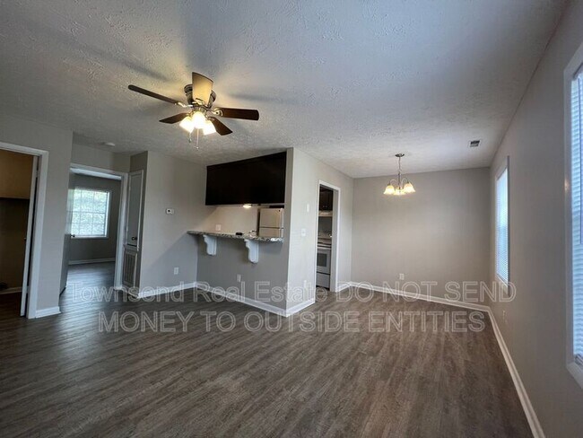 Building Photo - 1429 Ireland Dr