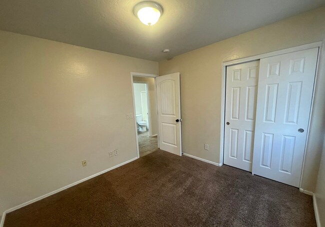 Building Photo - 24403 N Oasis Blvd