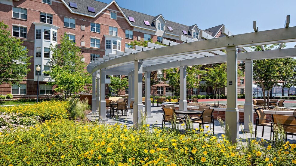 Building Photo - 444 Washington Blvd