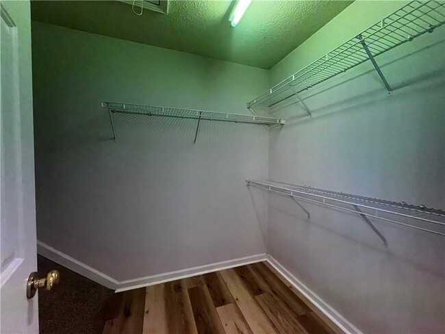 Building Photo - 5454 Medlock Corners Dr