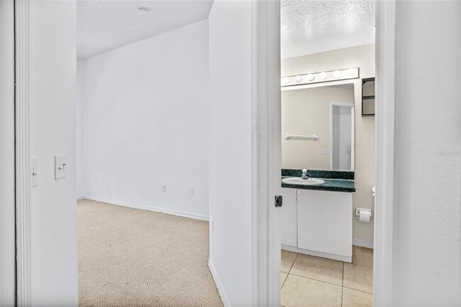 Building Photo - 1645 Windsor Oak Ct