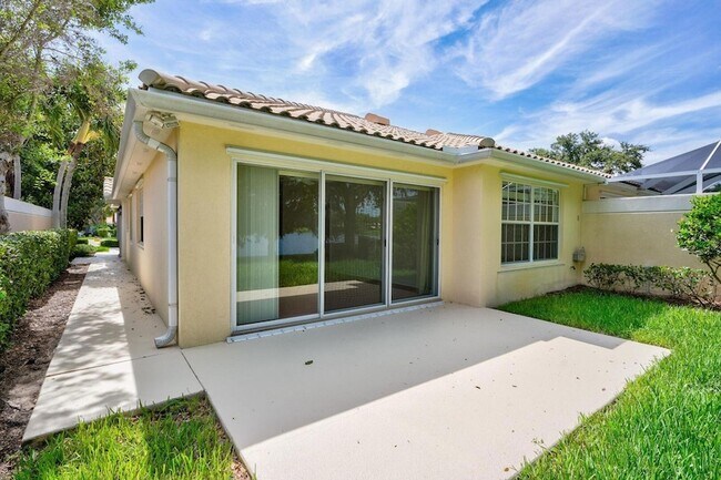 Building Photo - 923 Magdalena Rd