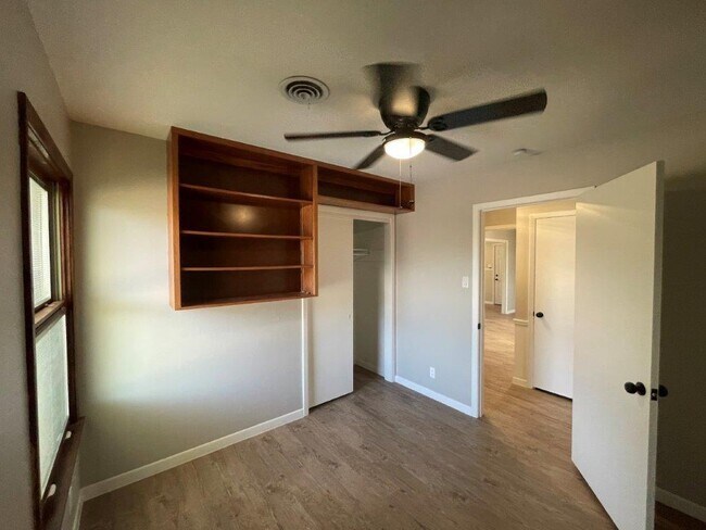 Building Photo - 605 Kentshire Cir