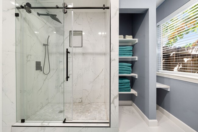 Building Photo - 12805 Westpark Dr