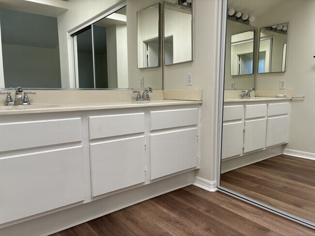 Building Photo - Newly Updated 4-bedroom, 3-bathroom home located in a great area of San Bernardino