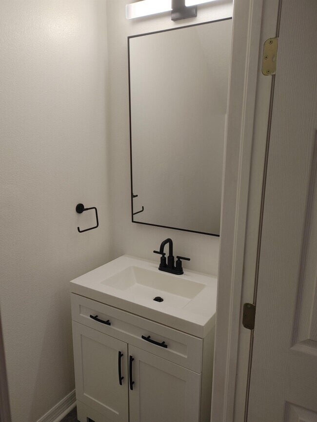 Building Photo - 1705 W Spring Meadow Loop