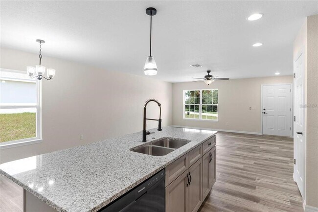 Building Photo - 328 Eucalyptus Rd