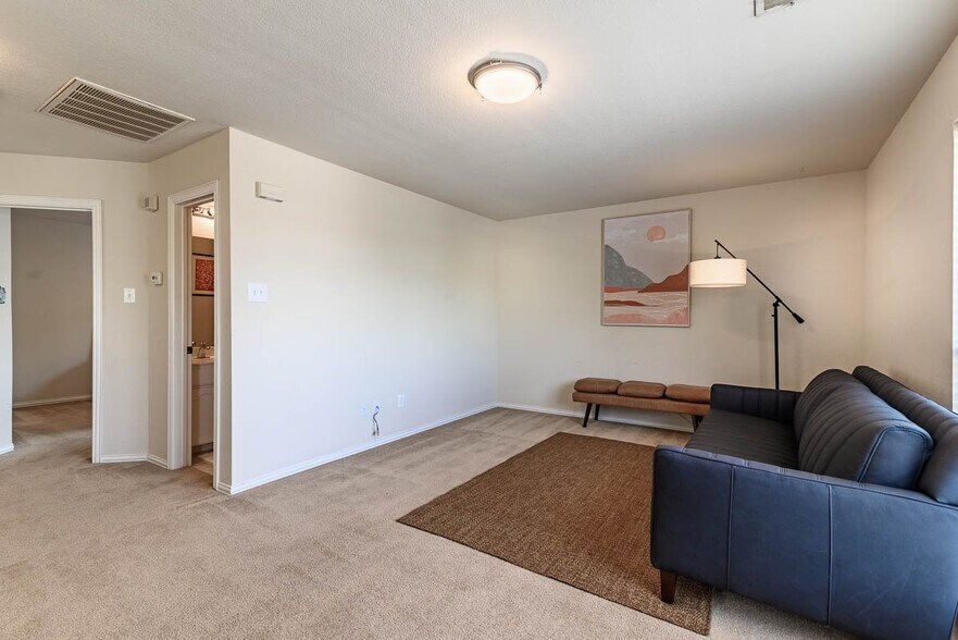 Building Photo - 2856 Spotted Owl Dr