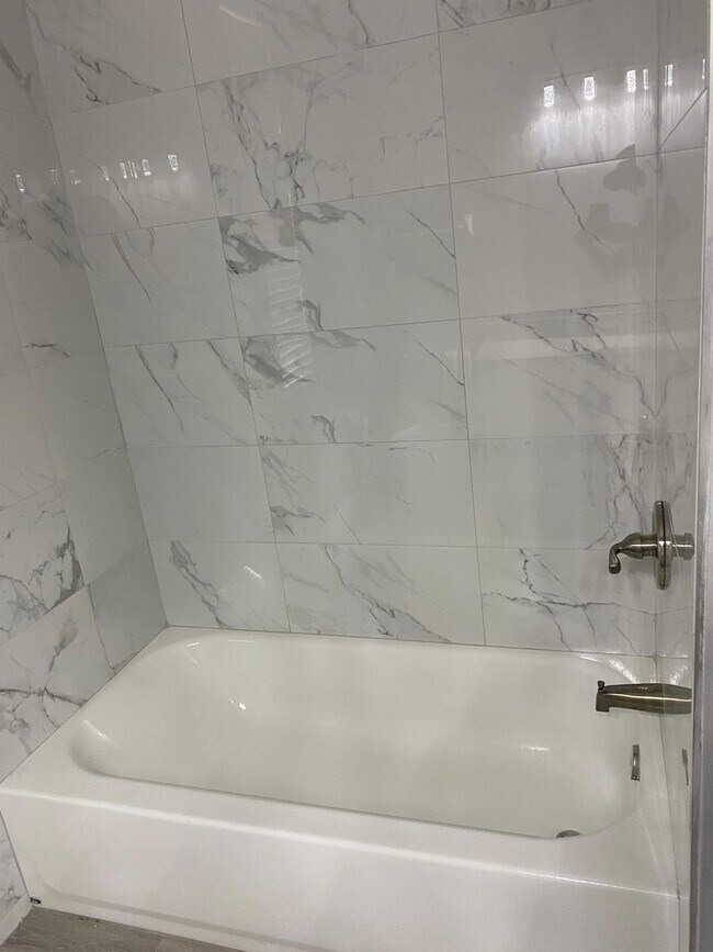 Building Photo - 1341 Flaxwood Ave