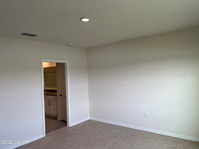 Building Photo - 325 Caryota Ct