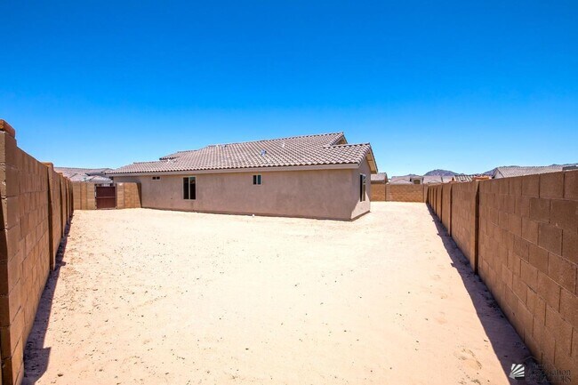 Building Photo - 12527 E 49th Dr