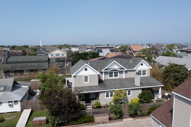 Building Photo - 807 Evergreen Walk