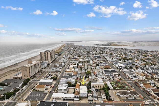 Building Photo - 22 S Washington Ave