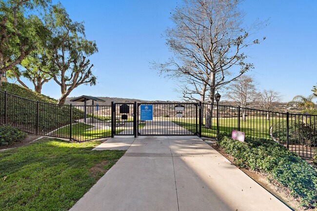 Building Photo - Spectacular Hilltop Estate with Panoramic ...