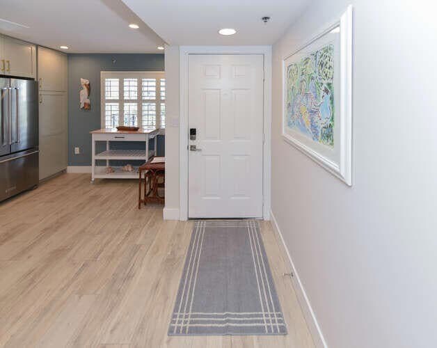 Building Photo - 275 Palm Ave