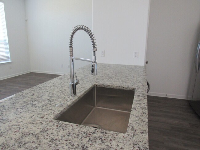 Building Photo - 562 Dry Fork Ln