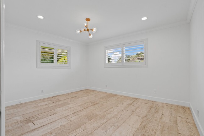 Building Photo - 4215 Roosevelt St