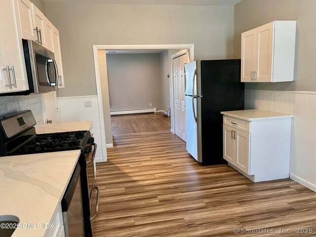 Building Photo - 300-302 Soundview Ave