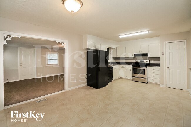 Building Photo - 9067 Homewood Dr