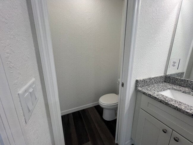 Building Photo - Beautifl Bedroom / 2 Bath Home in Ocklawaha!