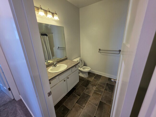 Building Photo - 415 N 360 W