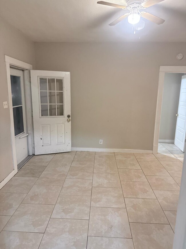 Building Photo - 249 N 17th St