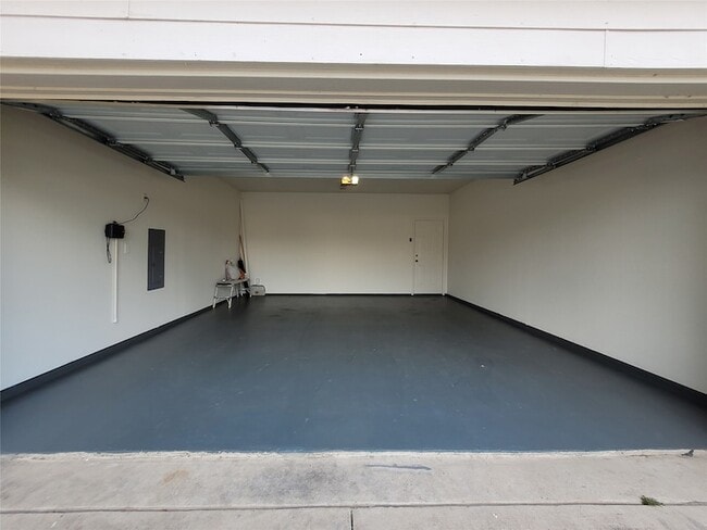 Building Photo - 2752 Stallion Dr