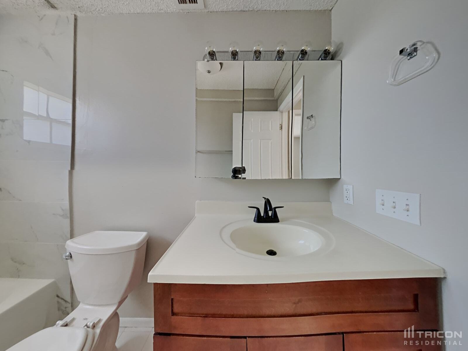 Building Photo - 13005 Willoughby Ln