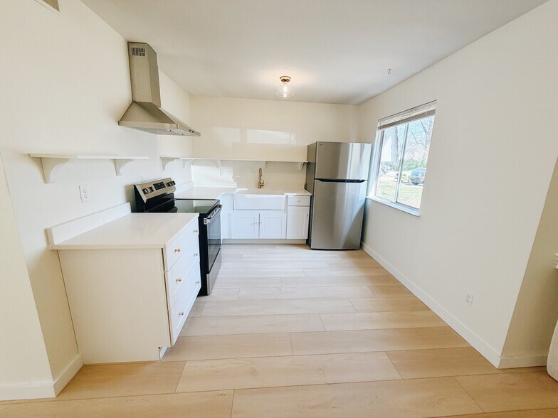 Building Photo - 105 Orgain Dr