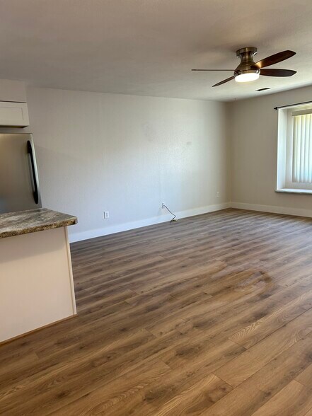 Building Photo - 3737 Roosevelt Ave