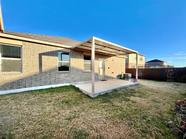 Building Photo - 3015 Watercrest Dr