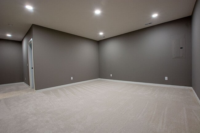 Building Photo - 14802-14804 Willow Street