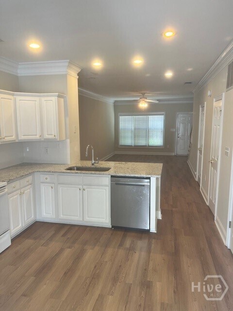 Building Photo - 110 Wood Lake Dr