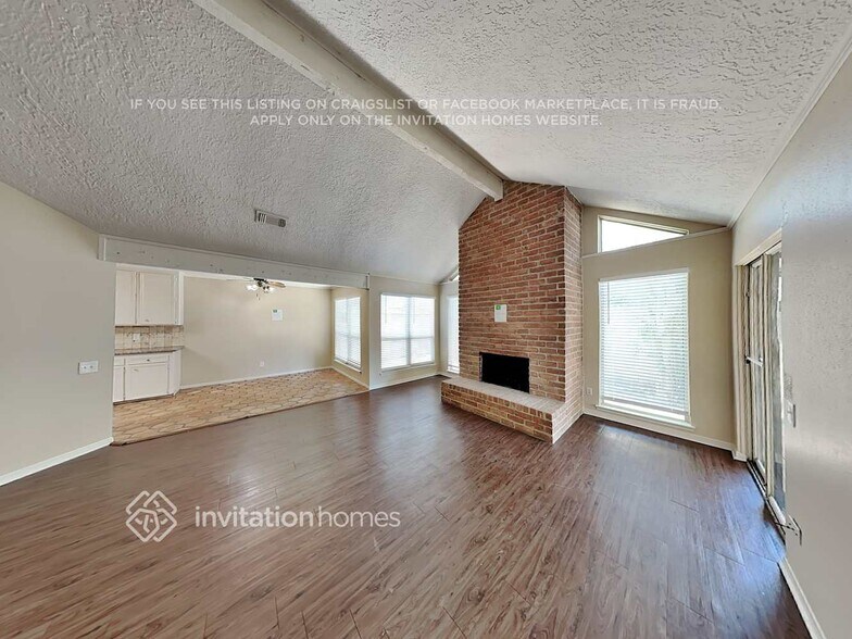 Building Photo - 2227 Briarwest Blvd